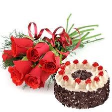 6 red roses with 1/2 kg black forest cake